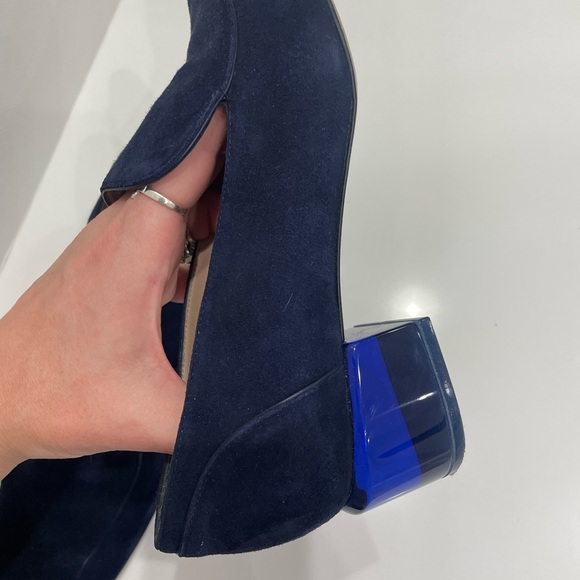 Navy Stuart weitzman loafers. - Picture 3 of 6